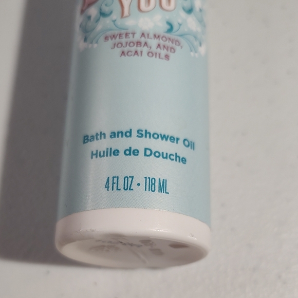 Perfectly Posh Bath & Shower Oil Love To Love You Sweet Almond, Jojoba & Acai - Picture 2 of 8